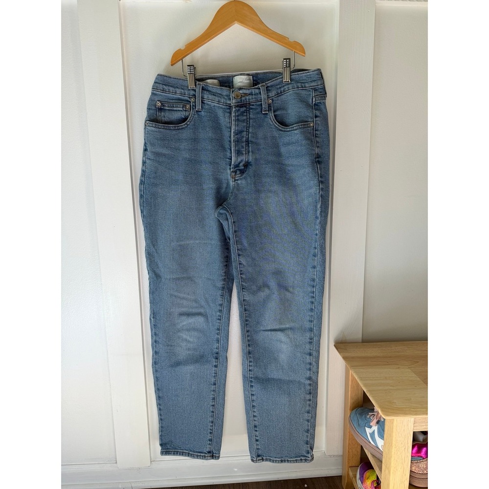 Universal Threads Women's mid rise 80s slim jeans